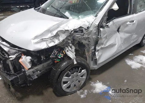 2021 Kia Rio S z USA, uszkodzony, nr VIN 3KPA24AD4ME386457